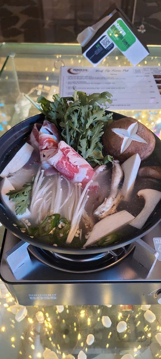 우삼겹 버섯 해물 전골 메뉴 사진(네이버)