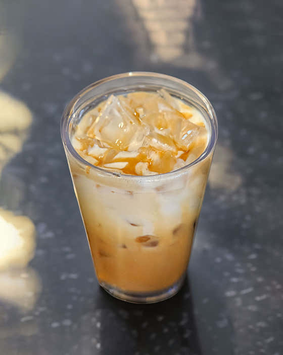 씨솔트 카라멜 라떼 메뉴 사진(네이버)