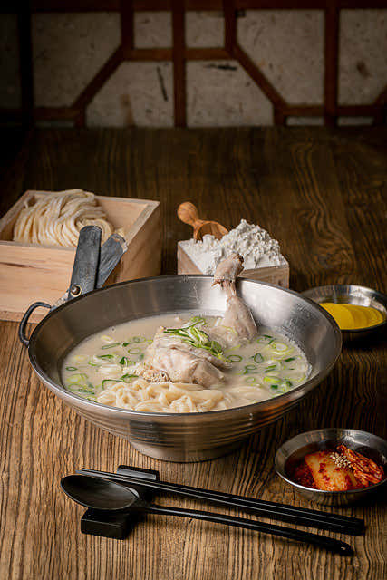 언양닭칼국수 수원 영통점 사진 2