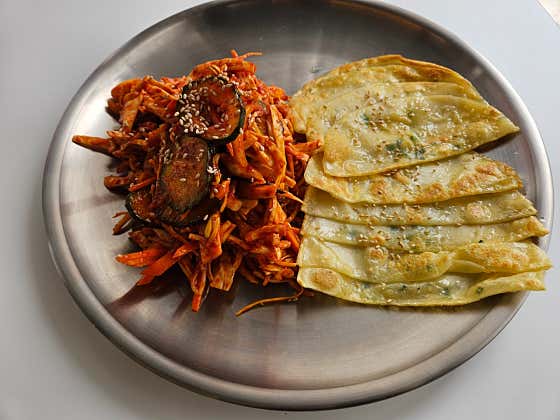 매콤비빔만두 메뉴 사진(네이버)