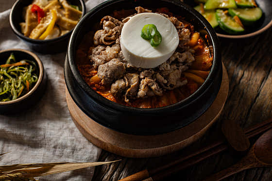 우삼겹김치찜 메뉴 사진(네이버)