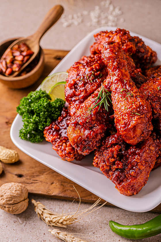 매콤양념치킨 메뉴 사진(네이버)