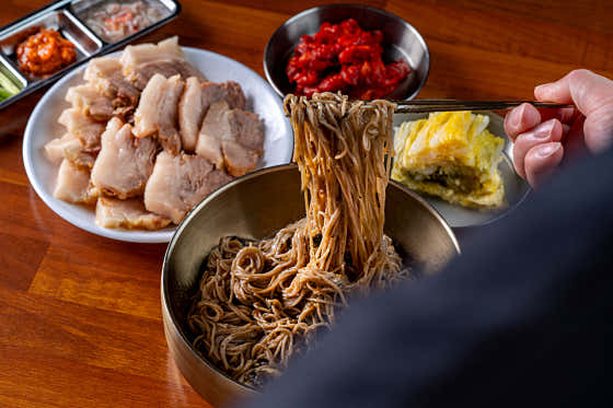 저온숙성 명태회 곁들임(무료제공) 메뉴 사진(네이버)
