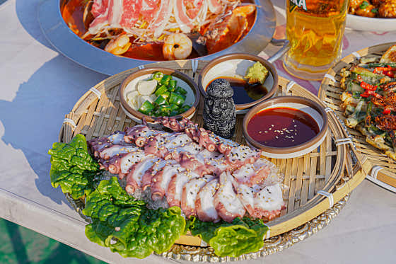 제주산 문어숙회 메뉴 사진(네이버)