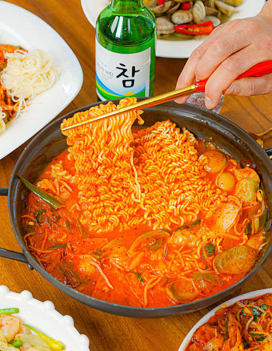 부대찌개 (비조리) - 3인분 메뉴 사진(네이버)