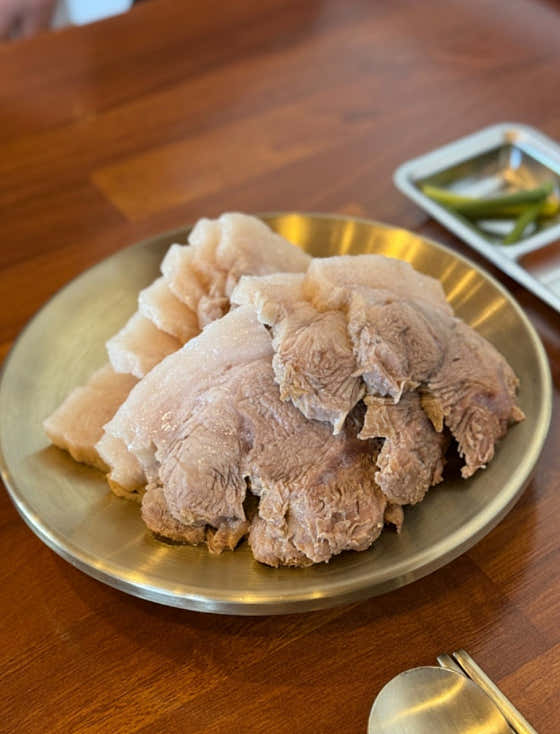 수육(당일 한정판매) 메뉴 사진(네이버)