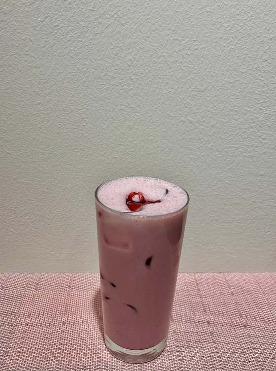 딸기라떼 메뉴 사진(네이버)