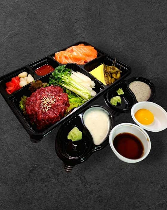 육회150g+연어150g 메뉴 사진(네이버)