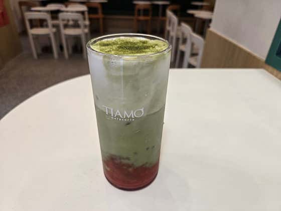 그린티딸기라떼 메뉴 사진(네이버)