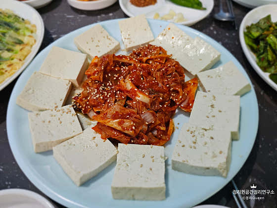 두부김치 메뉴 사진(네이버)
