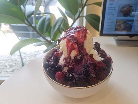 눈꽃베리콩포트빙수(계절메뉴) 메뉴 사진(네이버)