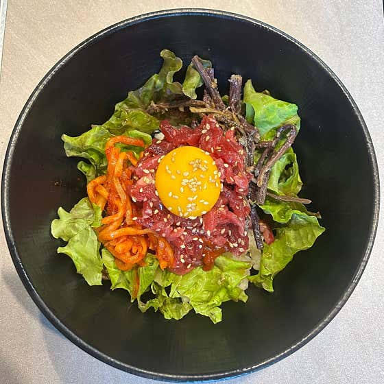 명품 육회비빔밥 메뉴 사진(네이버)