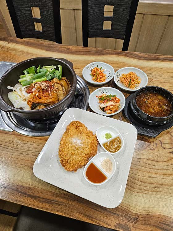 묵은지제육볶음+돈까스 set(1인) 메뉴 사진(네이버)