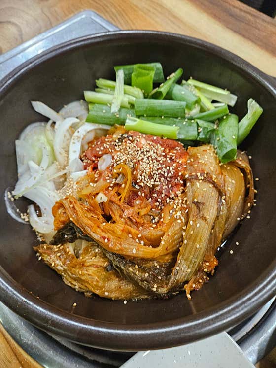 묵은지뚝배기제육볶음(1인) 메뉴 사진(네이버)