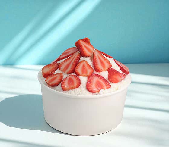 생딸기 슈 빙수 메뉴 사진(네이버)