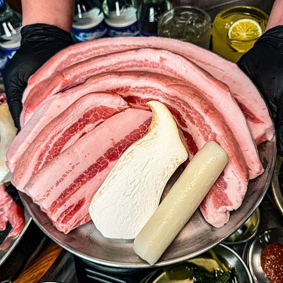 제주흑돈 교차숙성 오겹살(150g) 메뉴 사진(네이버)