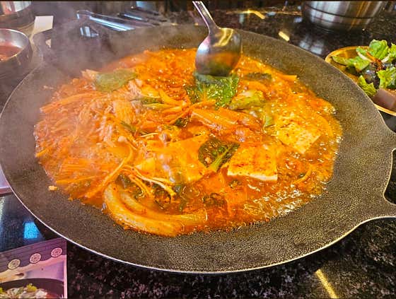 국내산묵은지김치전골솥밥9900원이벤트 메뉴 사진(네이버)