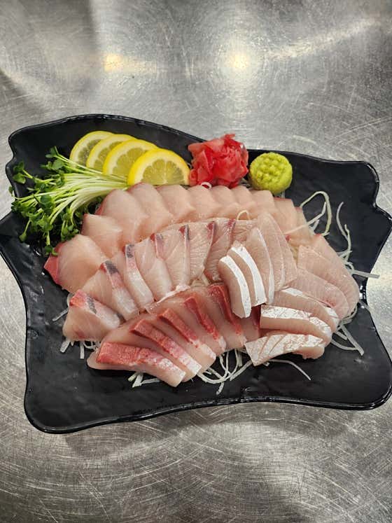 방어 (중) 메뉴 사진(네이버)