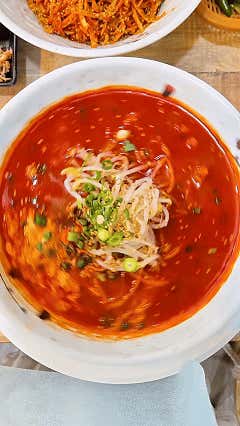 얼큰한 국물이땡길땐 얼큰국수 메뉴 사진(네이버)