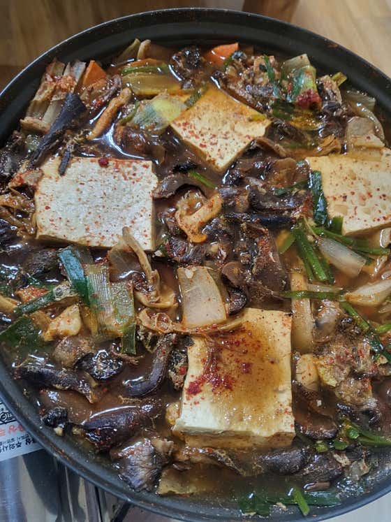 자연산 버섯찌개 메뉴 사진(네이버)