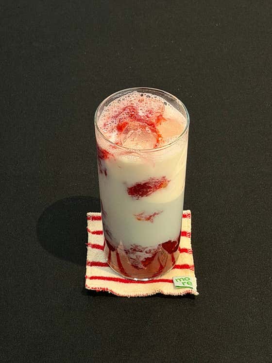 딸기 라떼 메뉴 사진(네이버)