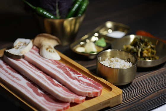 한돈삼겹살구이 (150g) 메뉴 사진(네이버)