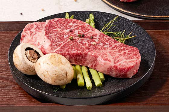 1++한우 채끝 (100g) 메뉴 사진(네이버)