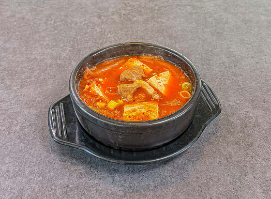 흑돼지김치찌개 메뉴 사진(네이버)