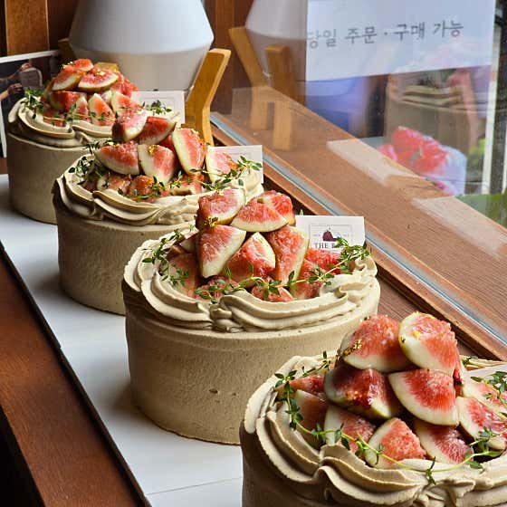 Fruit-topped cake slice at The Ban Bake Shop Songpa
