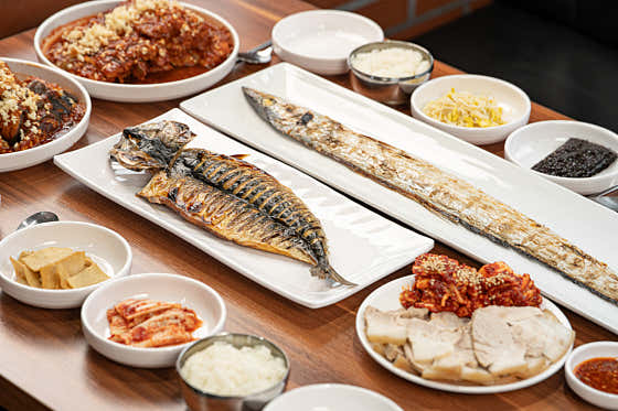 조림+통갈치구이 동시주문시수육100원 메뉴 사진(네이버)