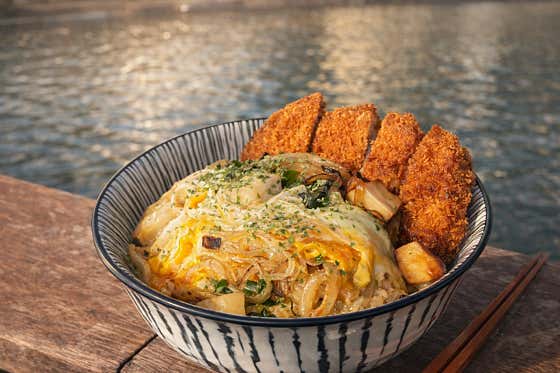 🍛가츠동(돈까스간장계란덮밥) 메뉴 사진(네이버)