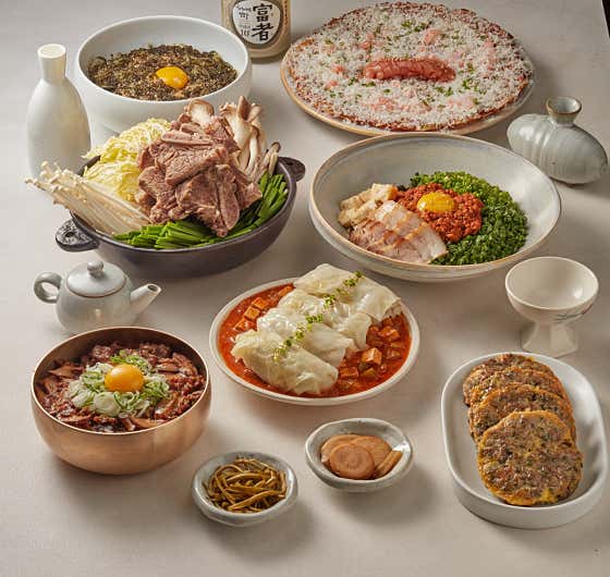 Assorted Korean dishes at Geumgeum Songridan-gil