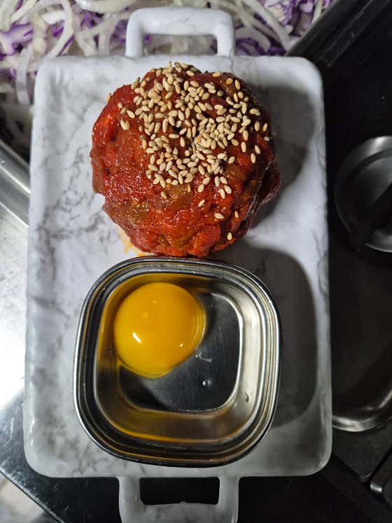 육회 200g 메뉴 사진(네이버)