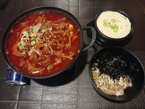 냄비닭발2인+계란찜+셀프주먹밥+쿨피스 메뉴 사진(네이버)