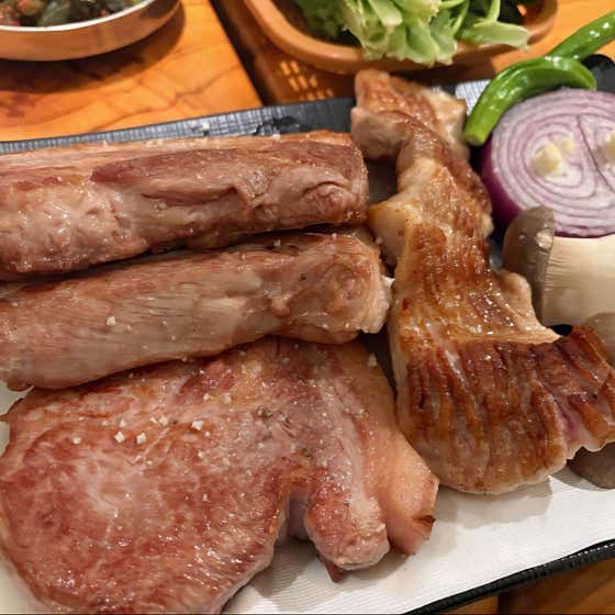흑돼지 4인모듬세트 메뉴 사진(네이버)