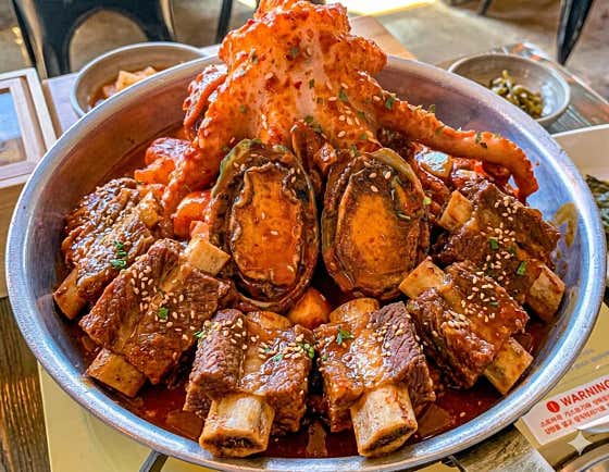 전복+낙지+매운소갈비찜 소(2인) 메뉴 사진(네이버)