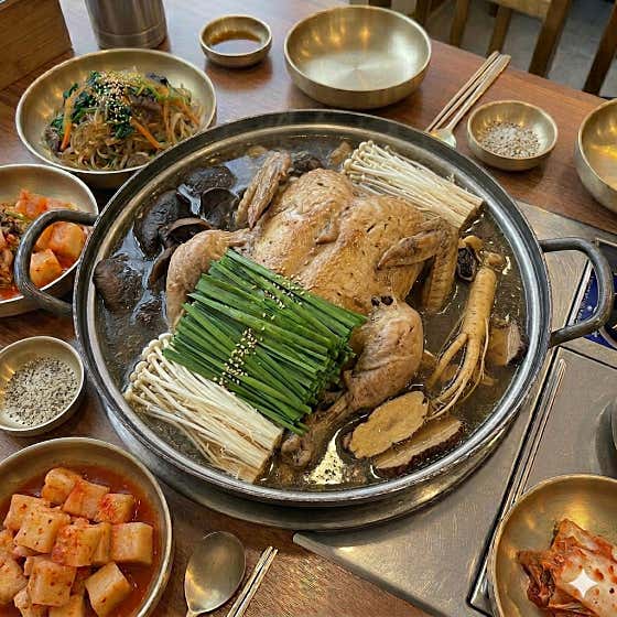 (예약메뉴) 토종닭 능이백숙 메뉴 사진(네이버)