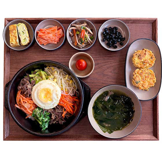 돌솥비빔밥 소반 메뉴 사진(네이버)