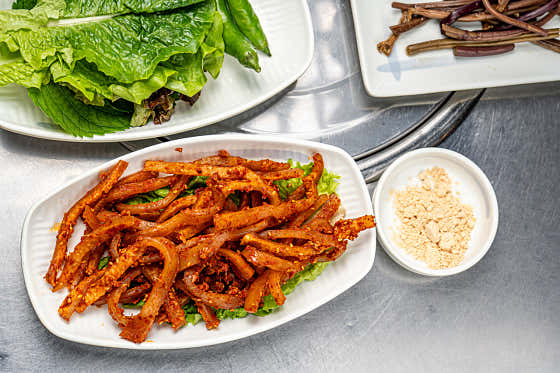 양념 돼지껍데기 메뉴 사진(네이버)