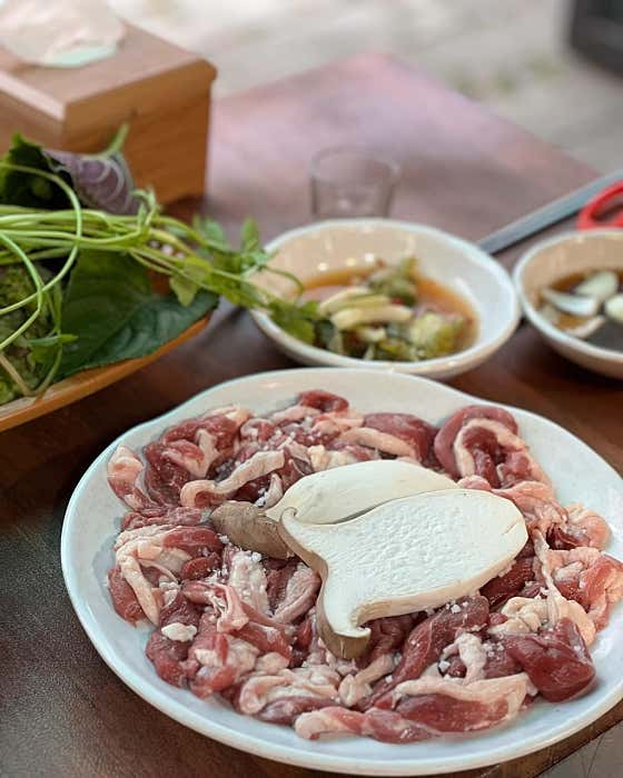 숯불생오리 메뉴 사진(네이버)