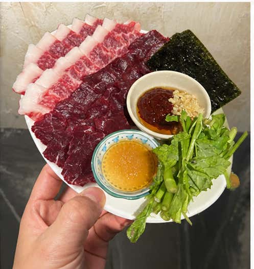 뭉티기+차돌 반반 메뉴 사진(네이버)