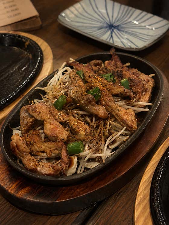 닭목살 철판구이 메뉴 사진(네이버)