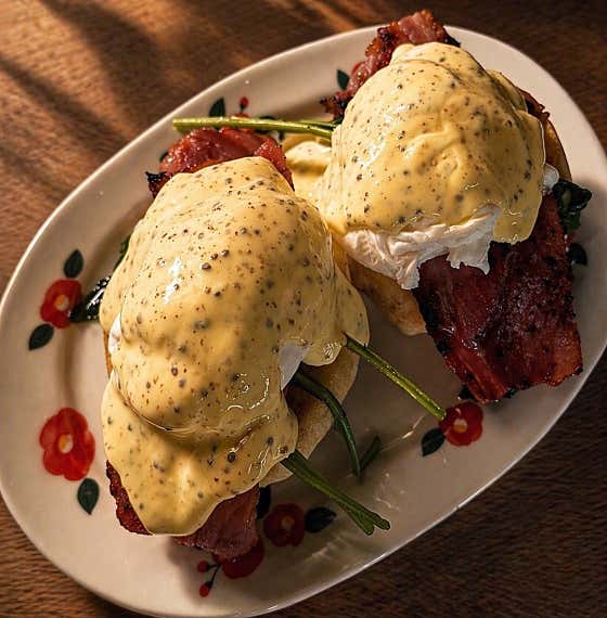 Eggs Benedict(2 pcs) 메뉴 사진(네이버)