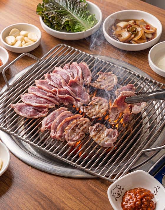 숯불 생오리 한판 700g 메뉴 사진(네이버)