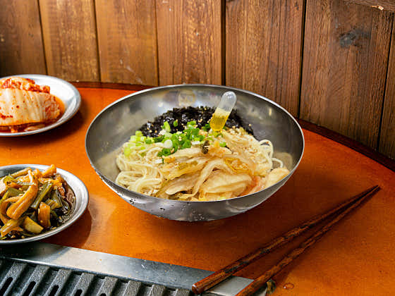 🍾 꼬소한 들기름 비빔국수 메뉴 사진(네이버)