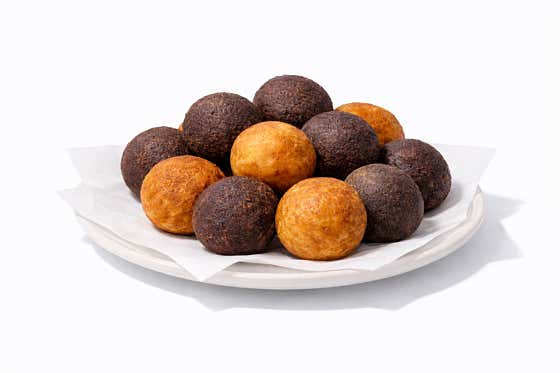 ┗깨찰도넛6개/ 찹쌀볼도넛 4개 메뉴 사진(네이버)