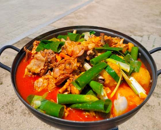 토종닭 닭도리탕 4~5인 메뉴 사진(네이버)