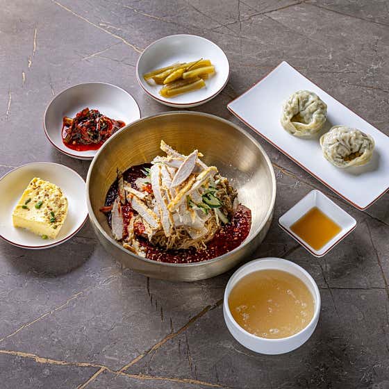 육전비빔냉면 + 왕만두 1개 메뉴 사진(네이버)
