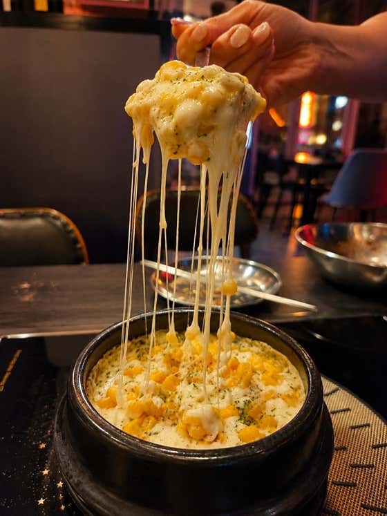 치즈듬뿍콘치즈 메뉴 사진(네이버)