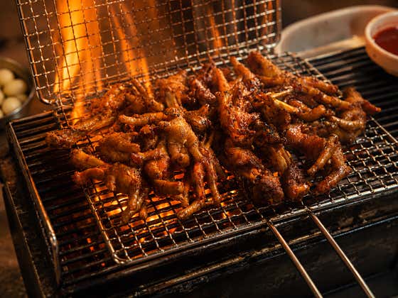 석쇠 숯불닭발(무뼈) 메뉴 사진(네이버)